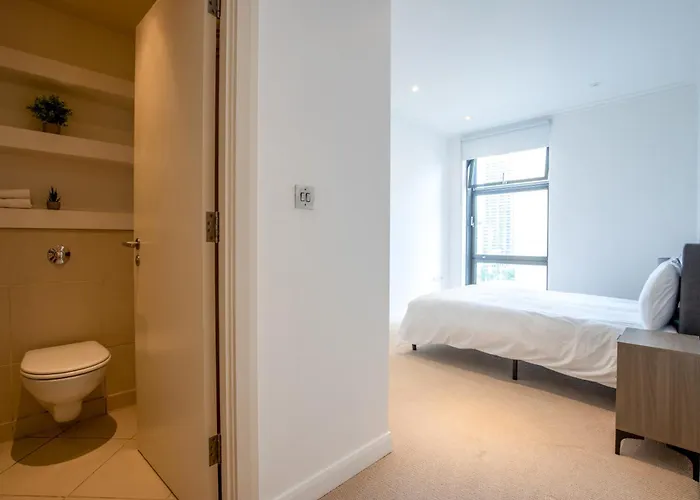 Londwell, Canary Wharf Boutique Balcony Apartment