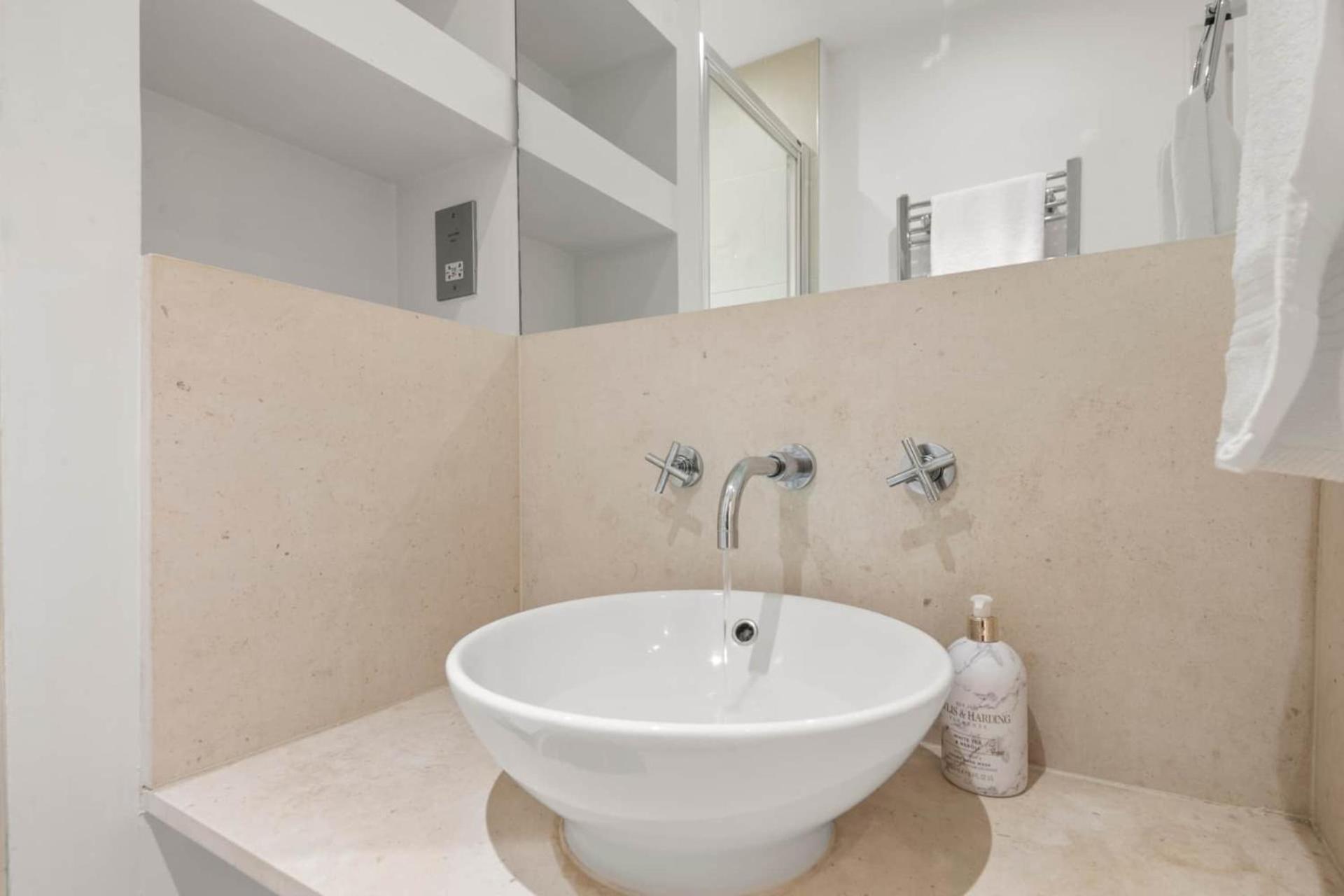 Appartement Londwell, Canary Wharf Boutique Balcony Londen