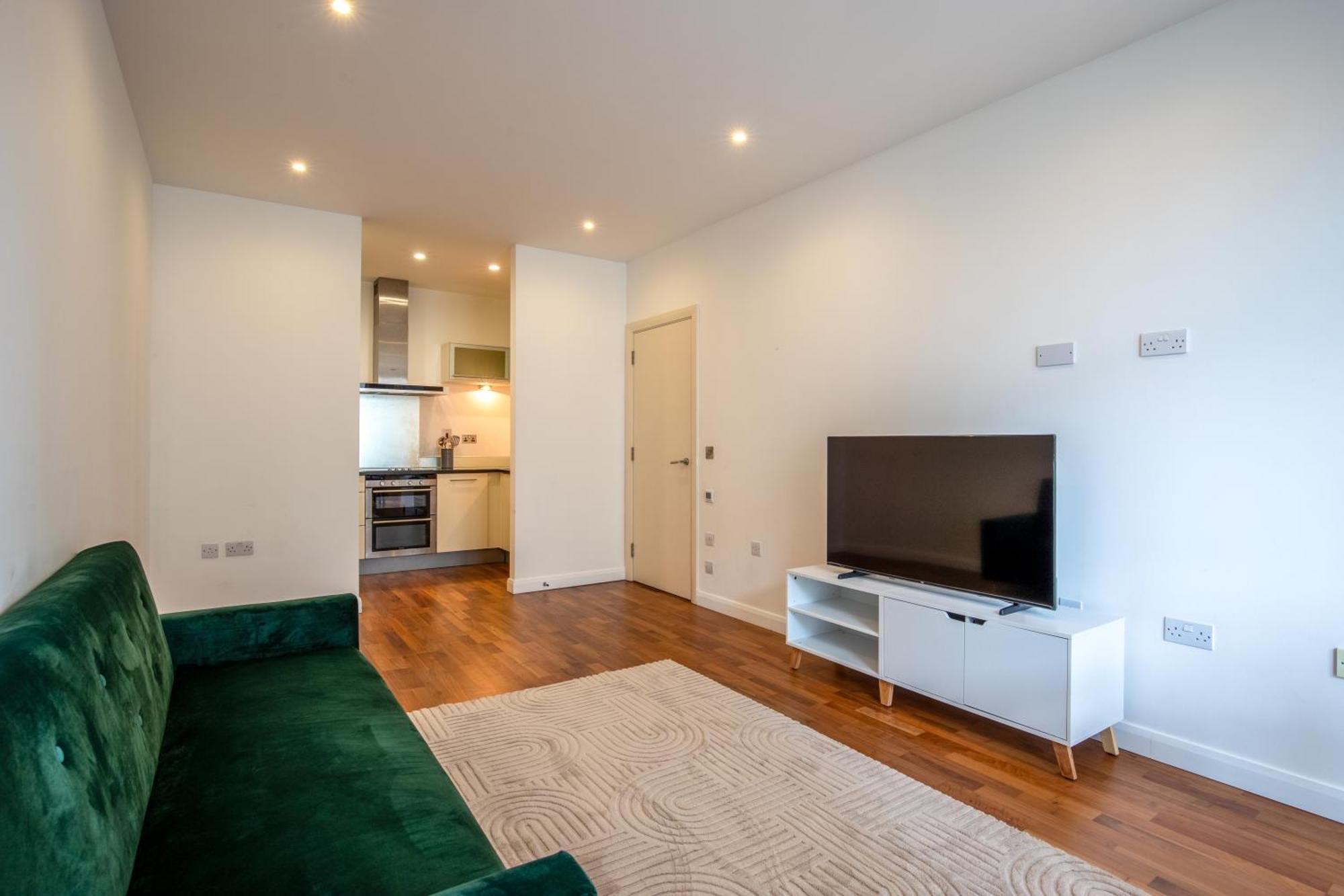 Londwell, Canary Wharf Boutique Balcony * Londen
