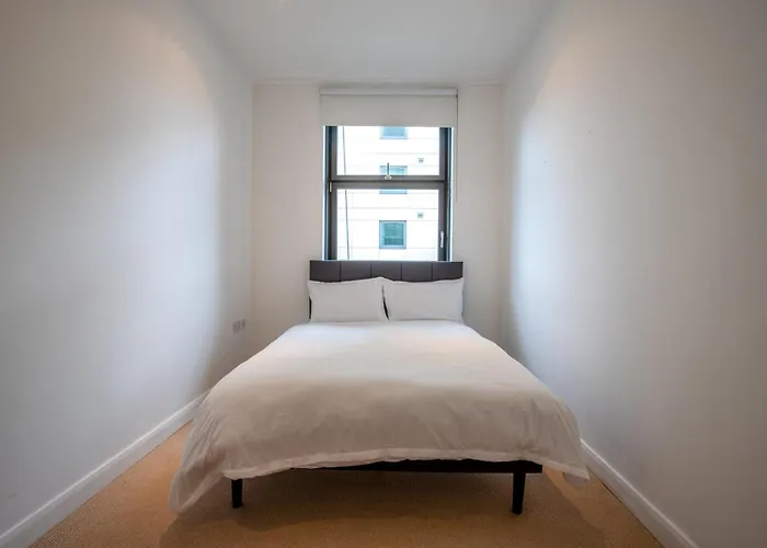 Londwell, Canary Wharf Boutique Balcony Apartment