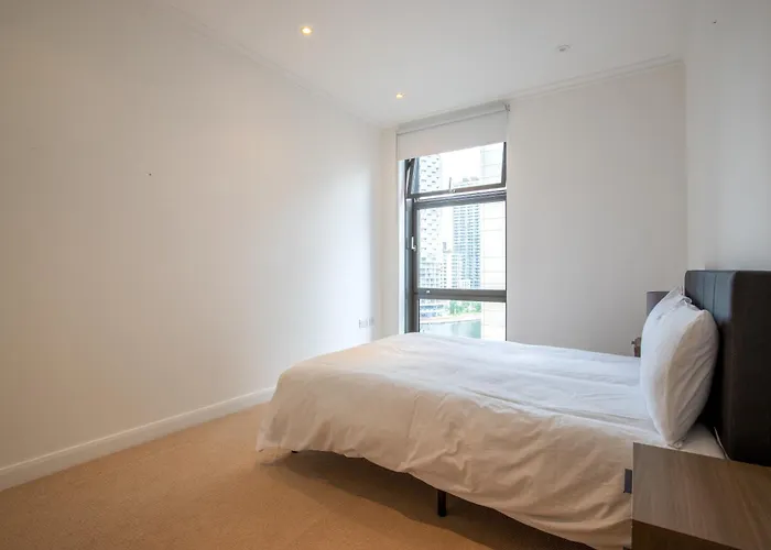 Londwell, Canary Wharf Boutique Balcony Apartment