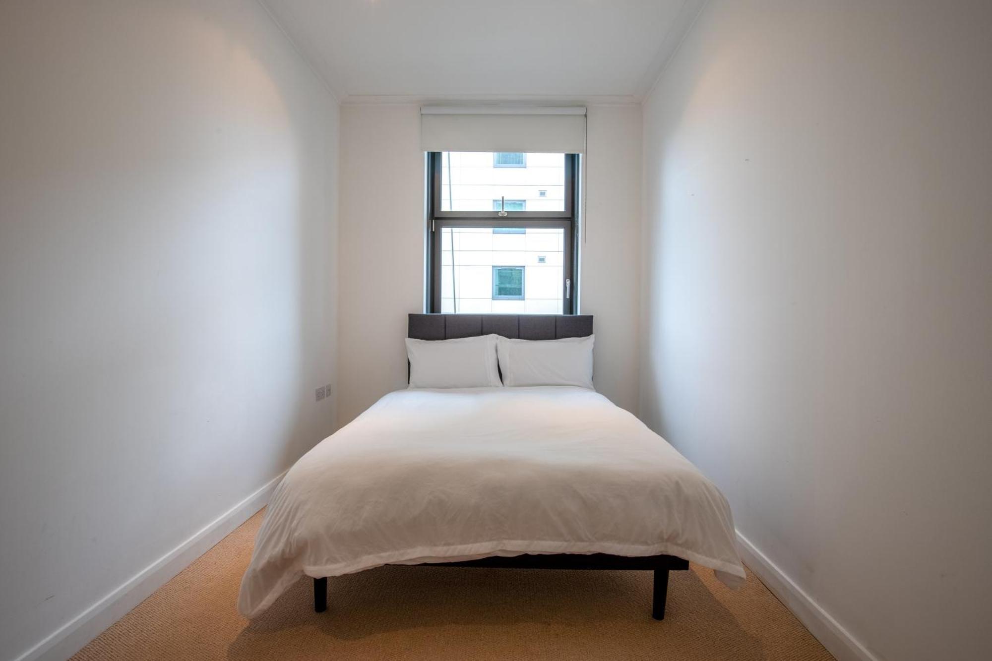 Londwell, Canary Wharf Boutique Balcony Apartment London