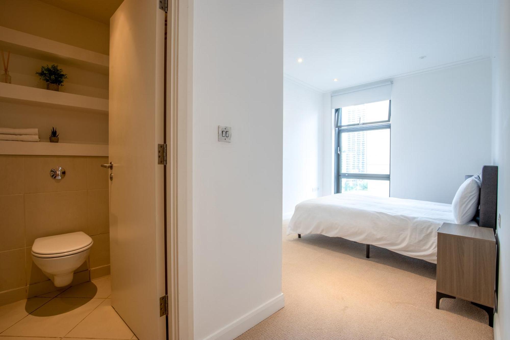 Londwell, Canary Wharf Boutique Balcony * London