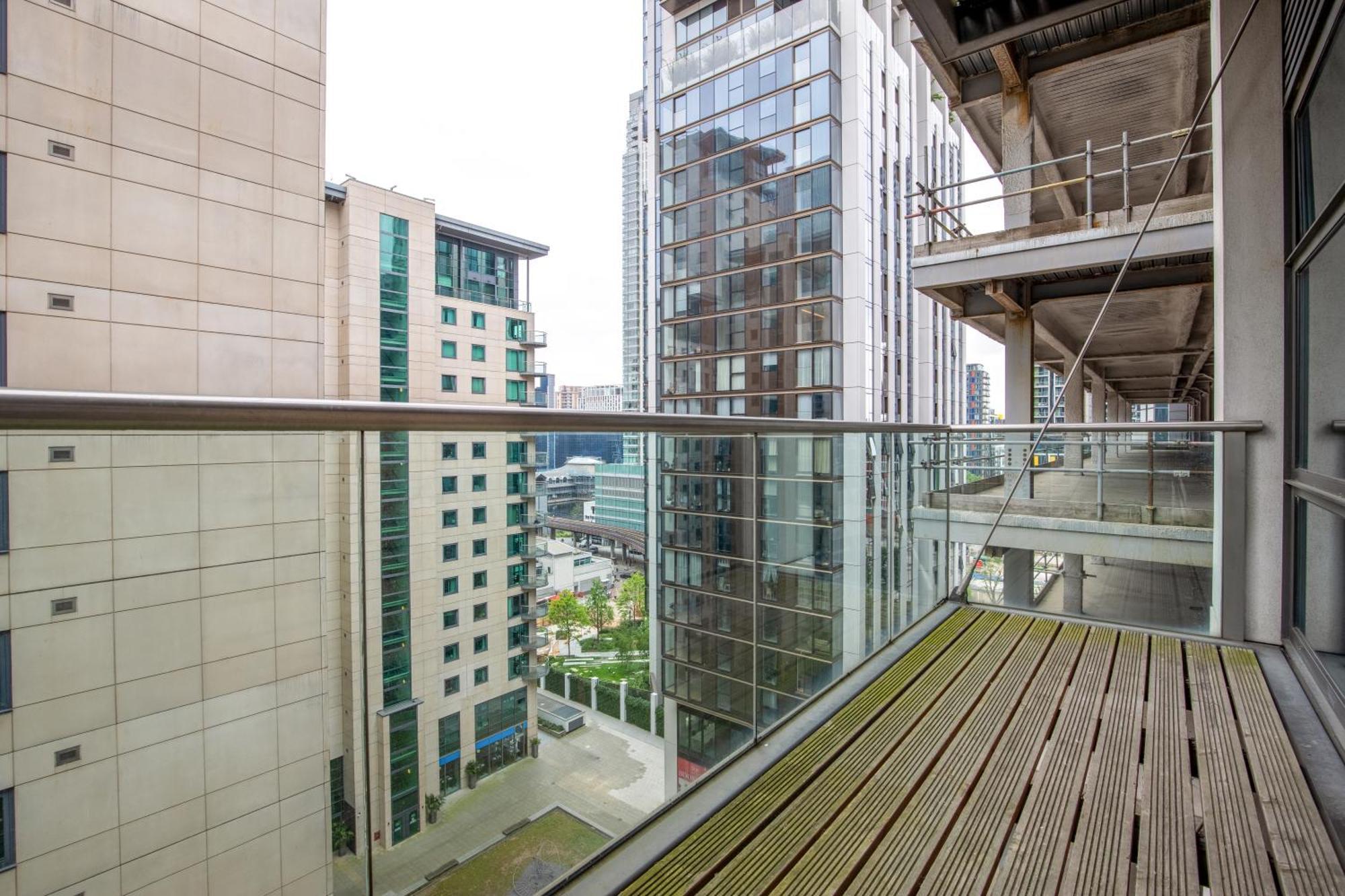 Apartment Londwell, Canary Wharf Boutique Balcony