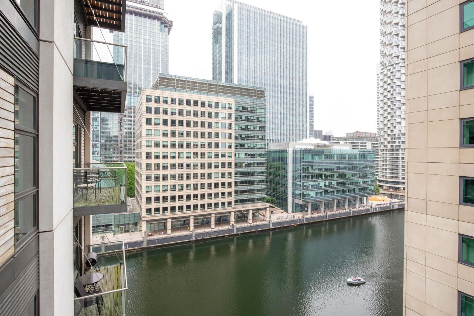 Londwell, Canary Wharf Boutique Balcony Apartment